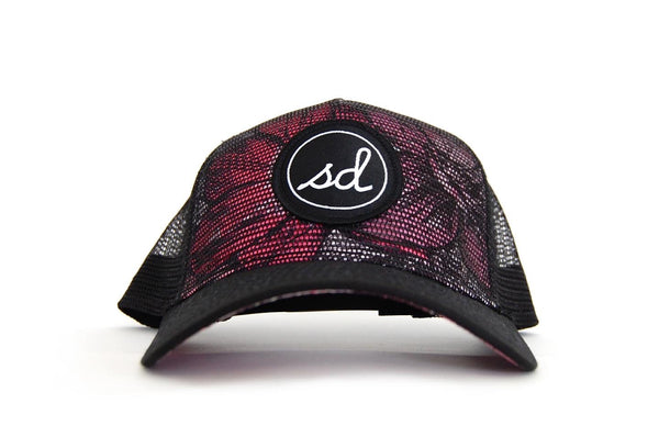 MAGNOLIA - CURVED BILL TRUCKER